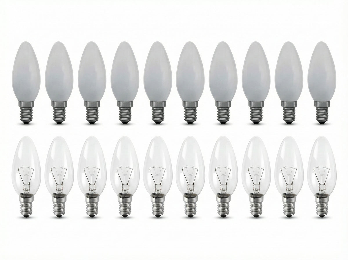 Deux lots de 10 ampoules flamme E14 incandescentes, dépolies en haut et en verre clair en bas, éteintes sur fond blanc
