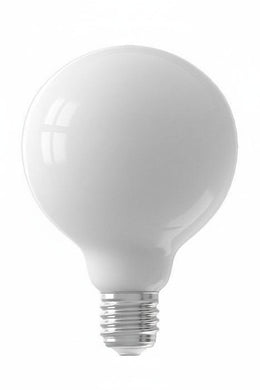Ampoule globe G95 E27 60 W en verre opalin blanc, éteinte, sur fond blanc