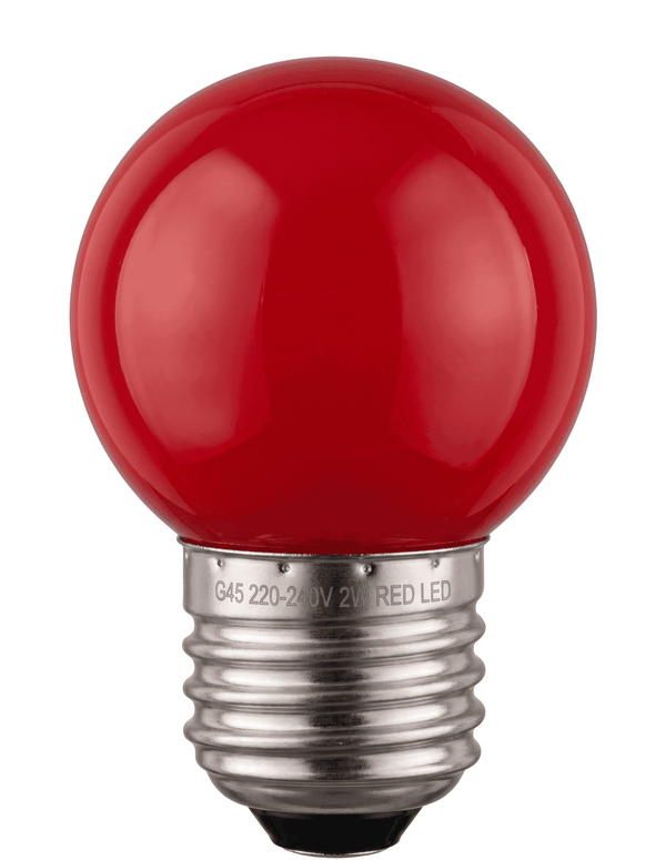 Ampoule LED sphérique G45 rouge à culot E27, globe opaque, vue de près sur fond blanc