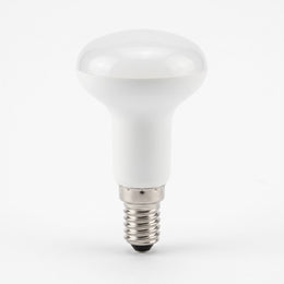 Ampoule LED à réflecteur R50 blanche, culot à vis E14, vue de trois quarts sur fond blanc